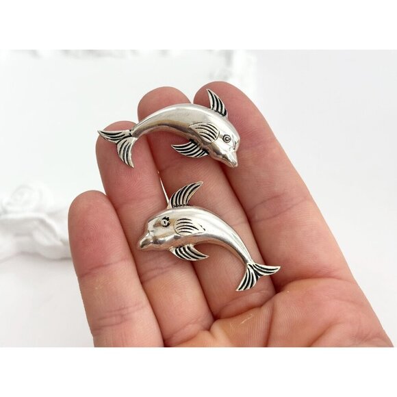 Dolphin Figural Silver Toned Vintage 3 Dimensional XL Nautical Stud Earrings - Picture 8 of 8